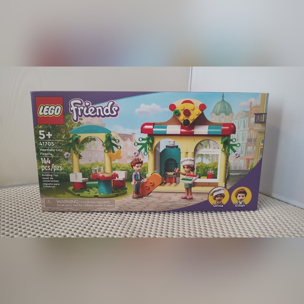 Lego Friends 41705 Heartlake City Pizzeria Building Toy NWT - Picture 2 of 4
